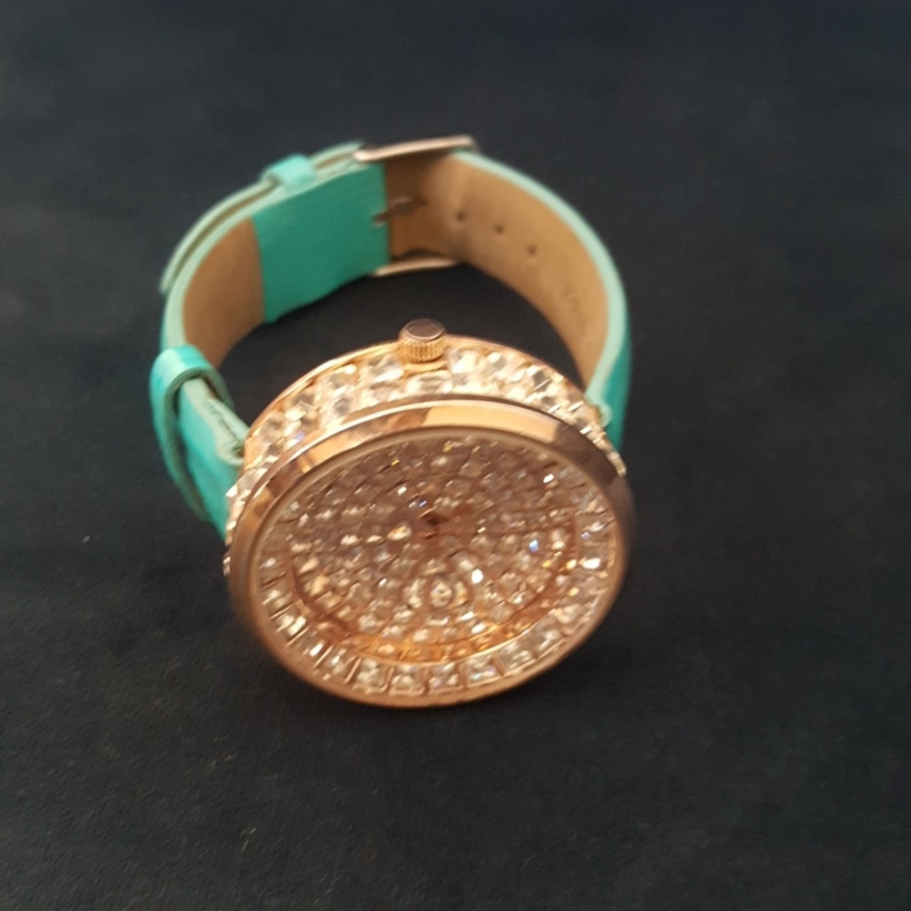 King Ostrich watch model no. 8003. Needs battery